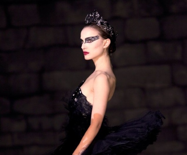 Black Swan Queen. Natalie Portman Swan Queen.